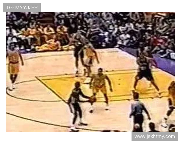 历史第四人埃迪单场狂砍30分15板3帽命中率高达75追平邓肯与奥尼尔辉煌成就