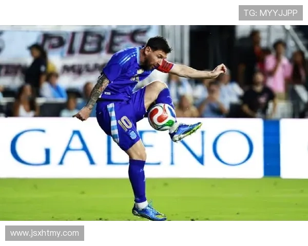 梅西射门击中横梁后麦卡利斯特破门助阿根廷领先1-0