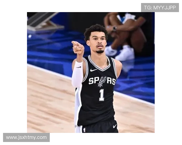 加内特赞文班亚马独特天赋称其为KD与奥尼尔的完美结合体